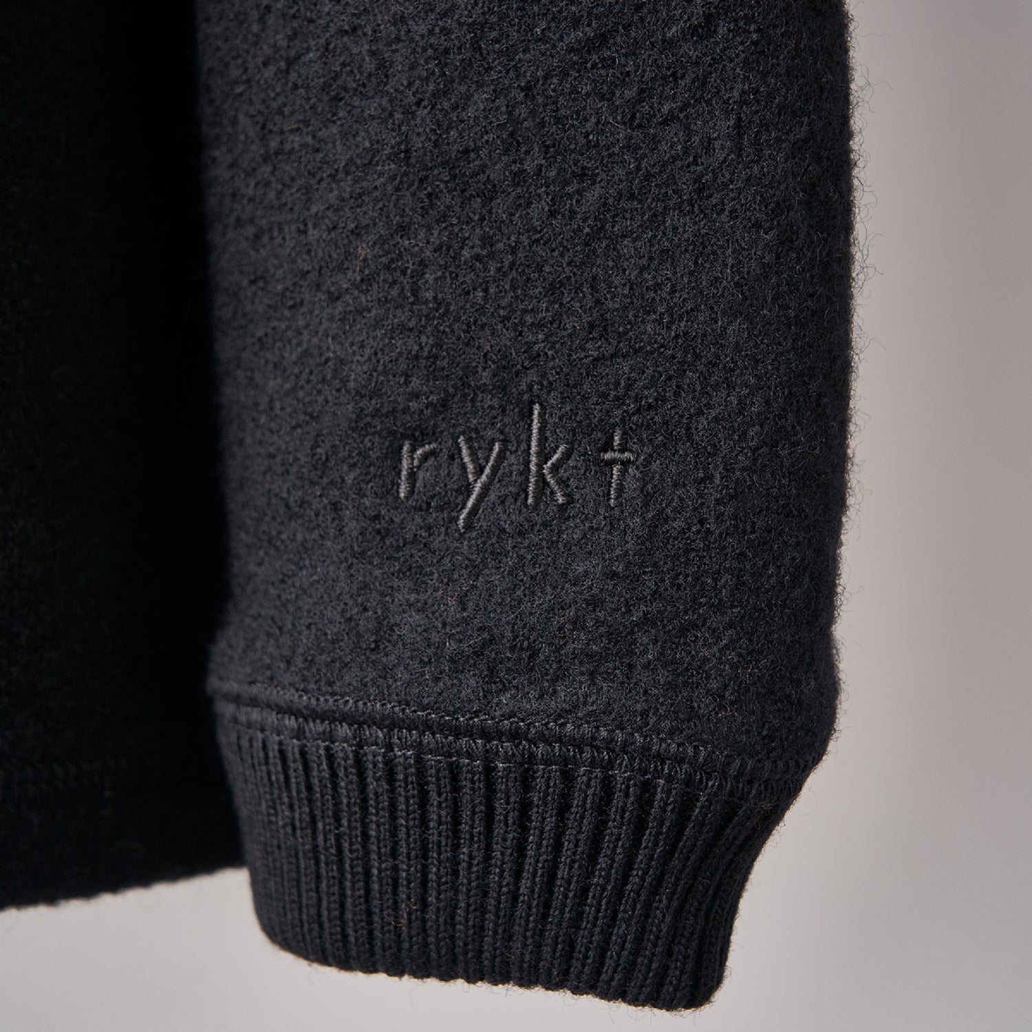 Wool felt long sleeves pullover Black