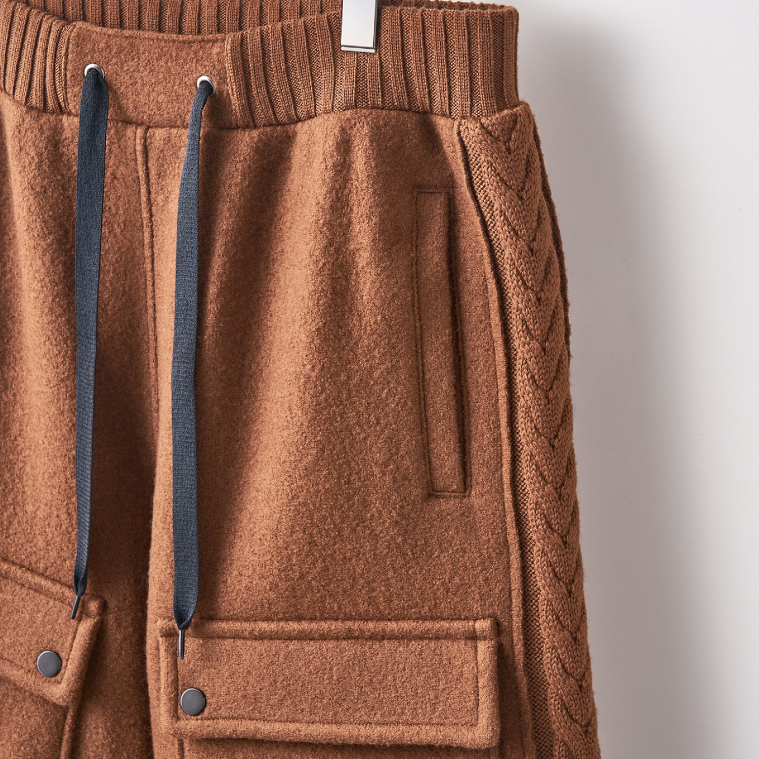 Wool felt cable short pants Camel