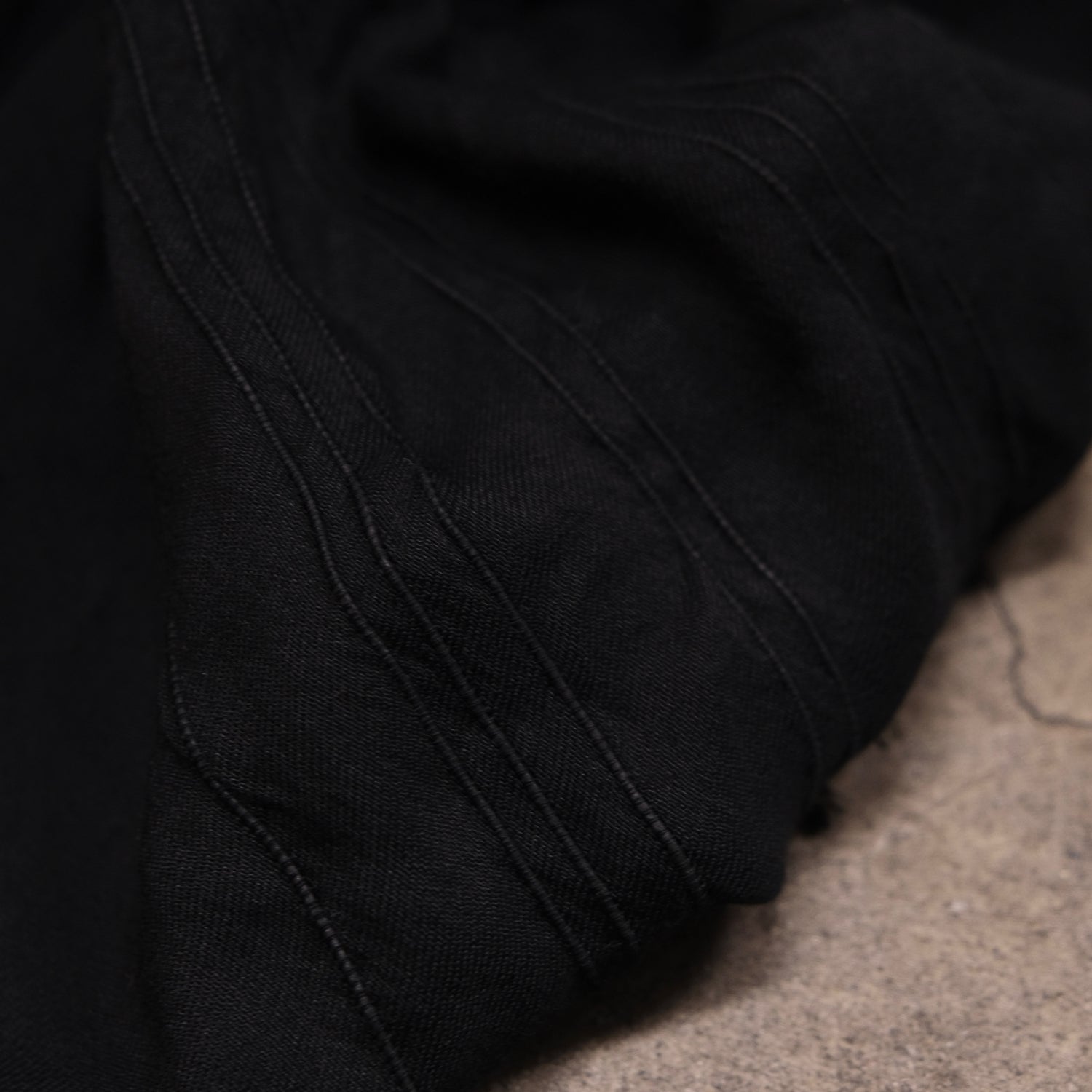 LEATHER IN STOLE / RAYON SILK カラー:ブラック