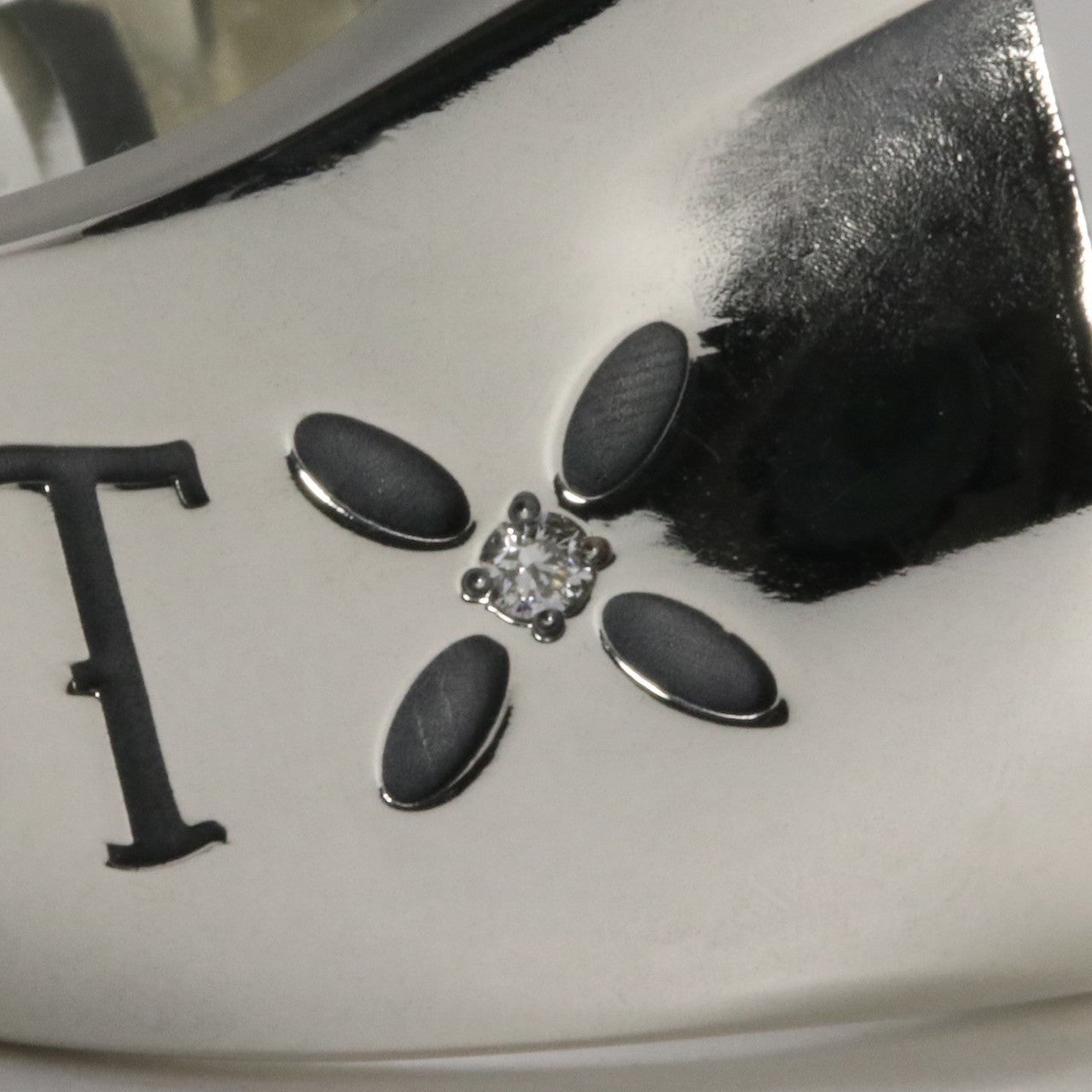 Laurel Horseshoe Ring Diamond