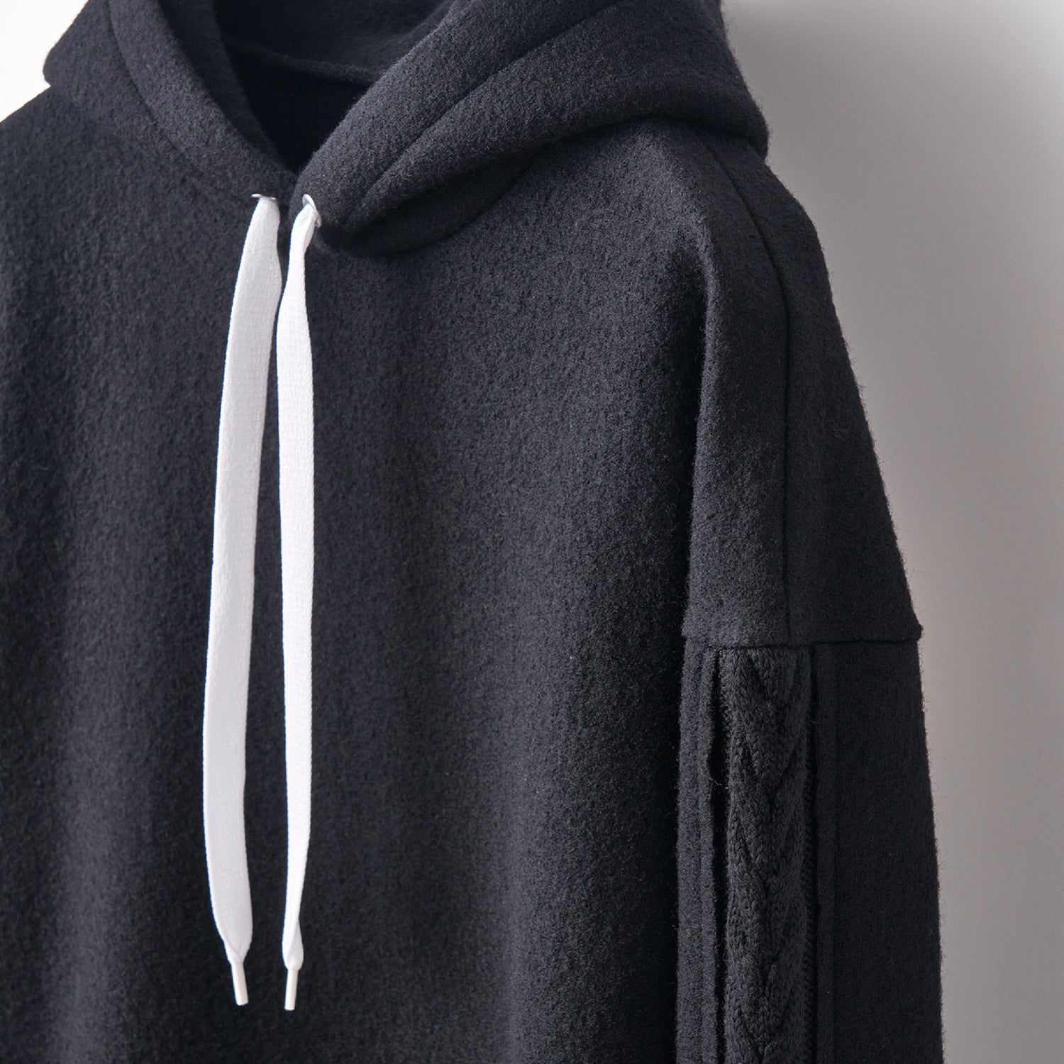 Wool felt cable hoodie Black