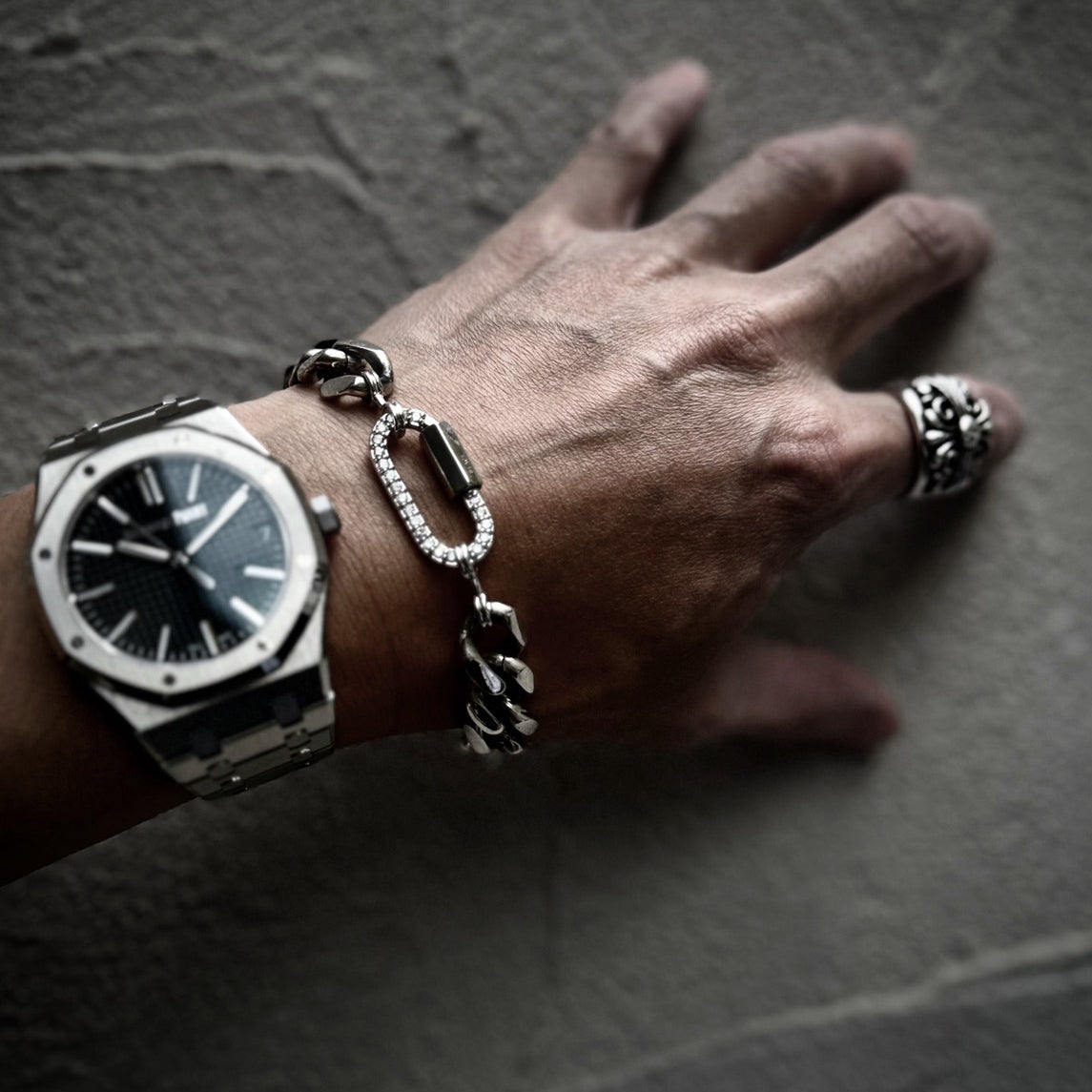 MASSIVE BRACELET – THE BAR