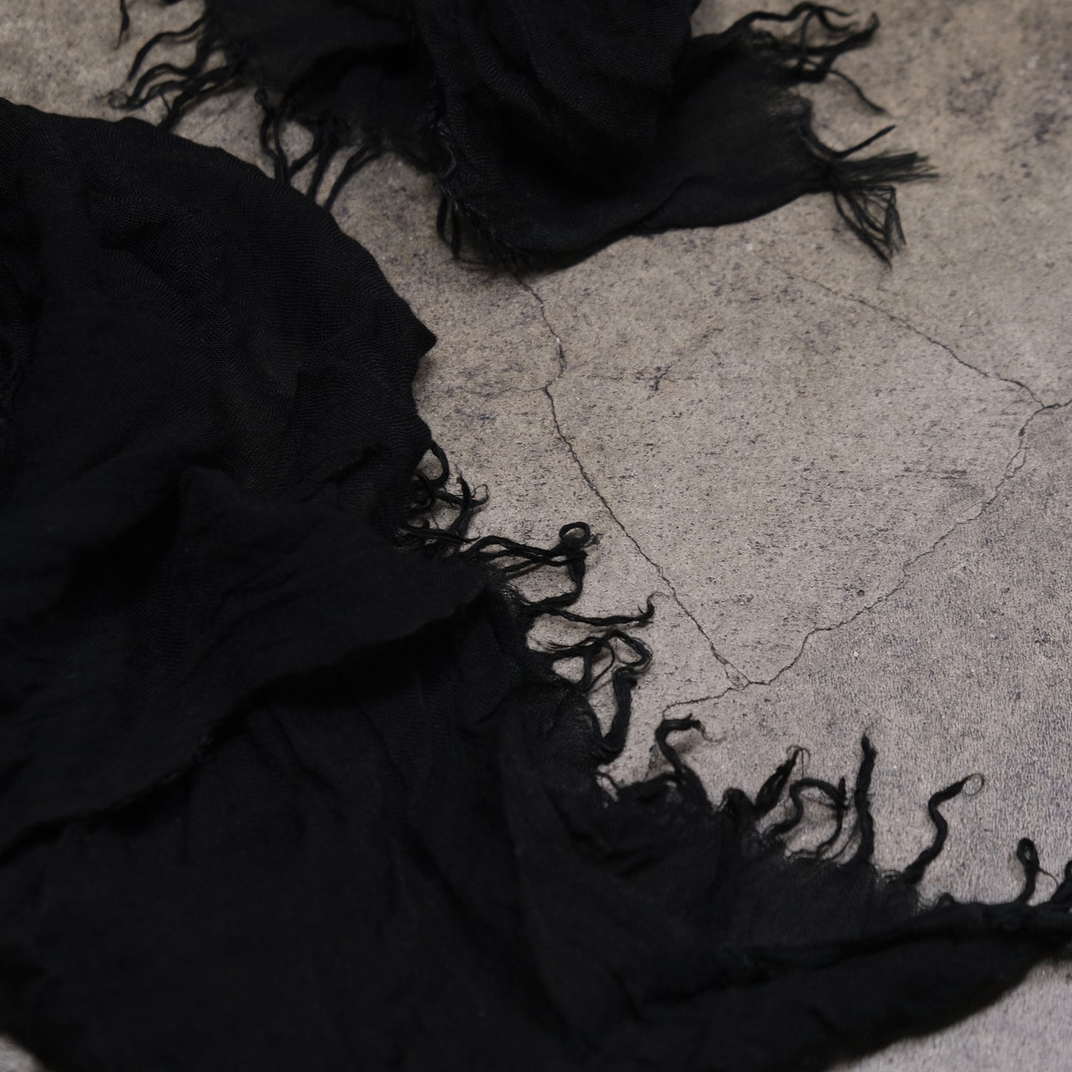 LOW GAGE RAYON STOLE カラー：ブラック