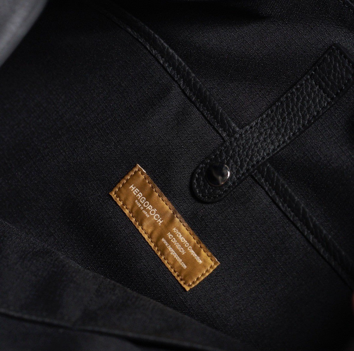 THE BAR 完全別注】アジャスタブルショルダーバッグ「Touch」