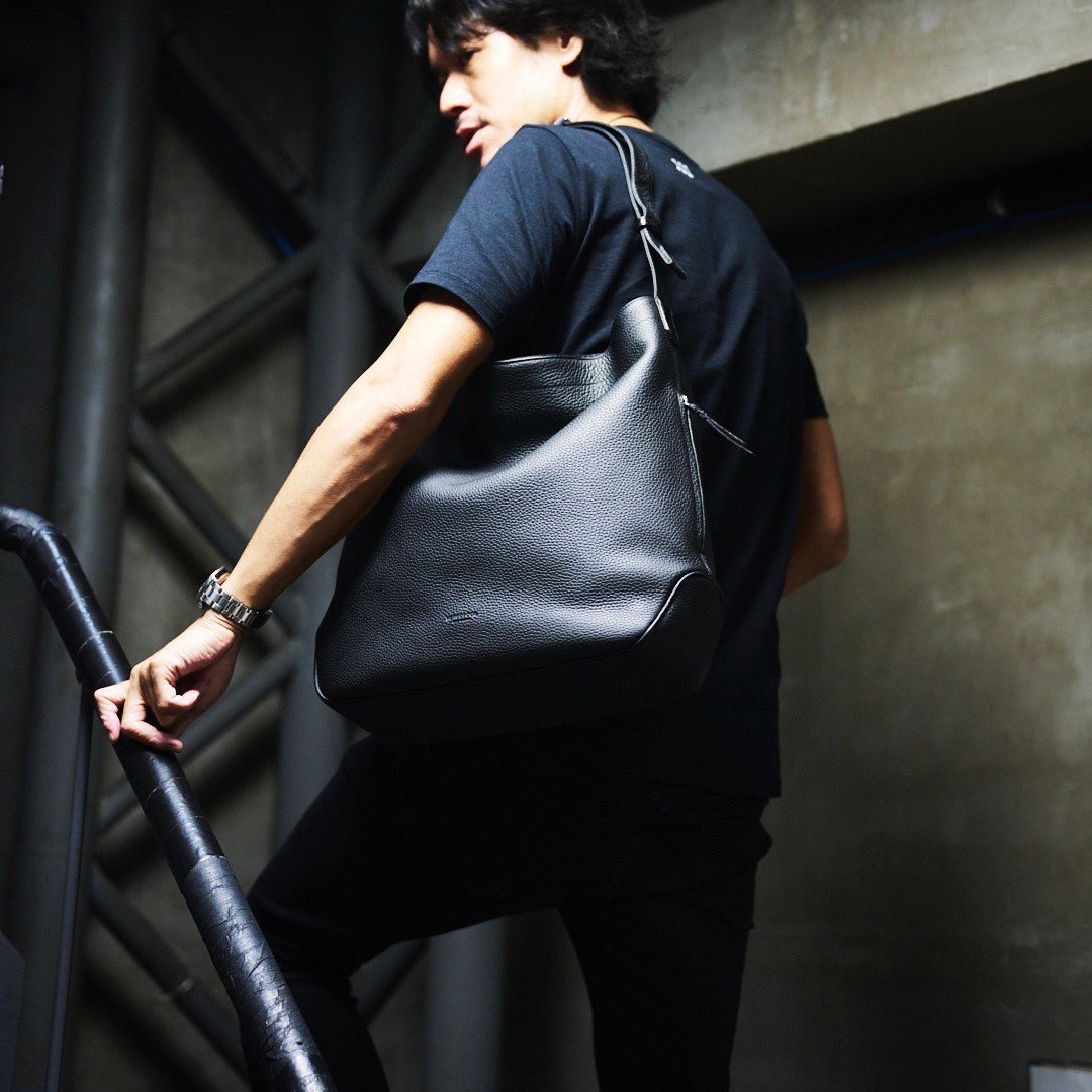 THE BAR 完全別注】アジャスタブルショルダーバッグ「Touch」