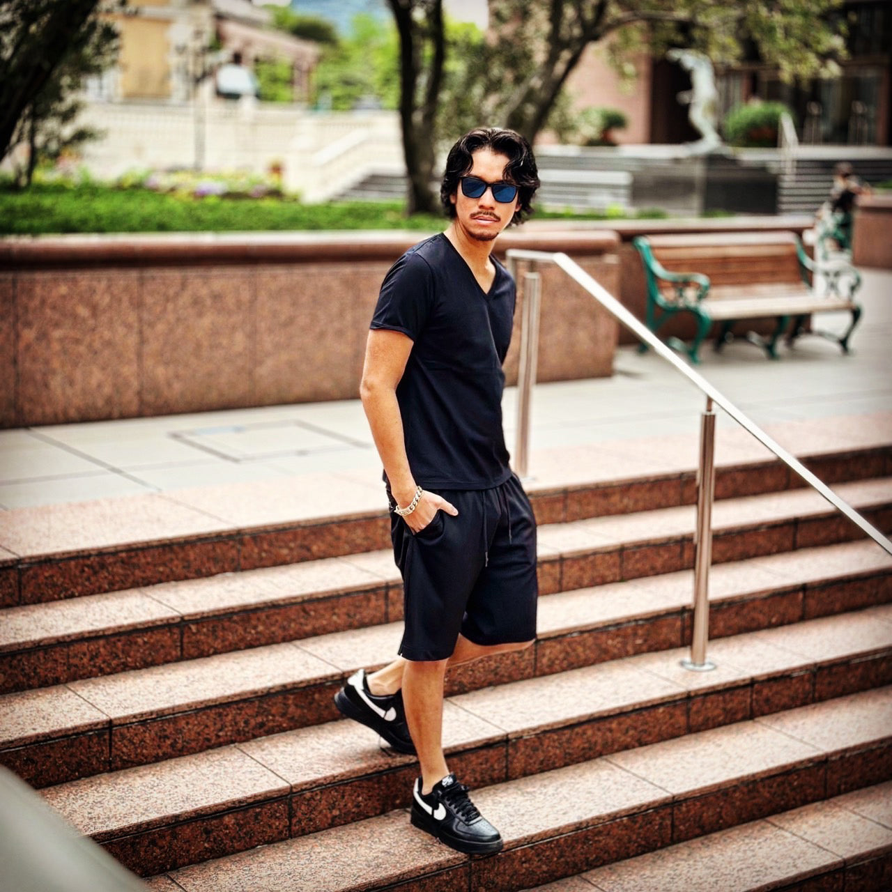 干場×サトシーノ コラボブランド】VネックTシャツ「T-4」#BLACK