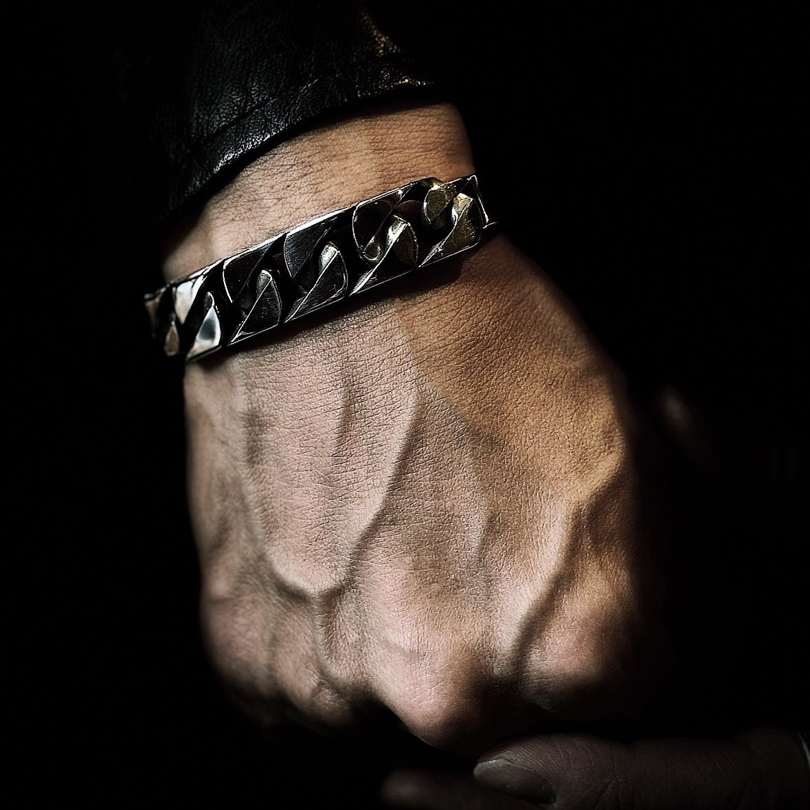 バーニーズニューヨーク　ジュエリーバッグ（本体37cm☓32cm）イタリア製 45848-183-