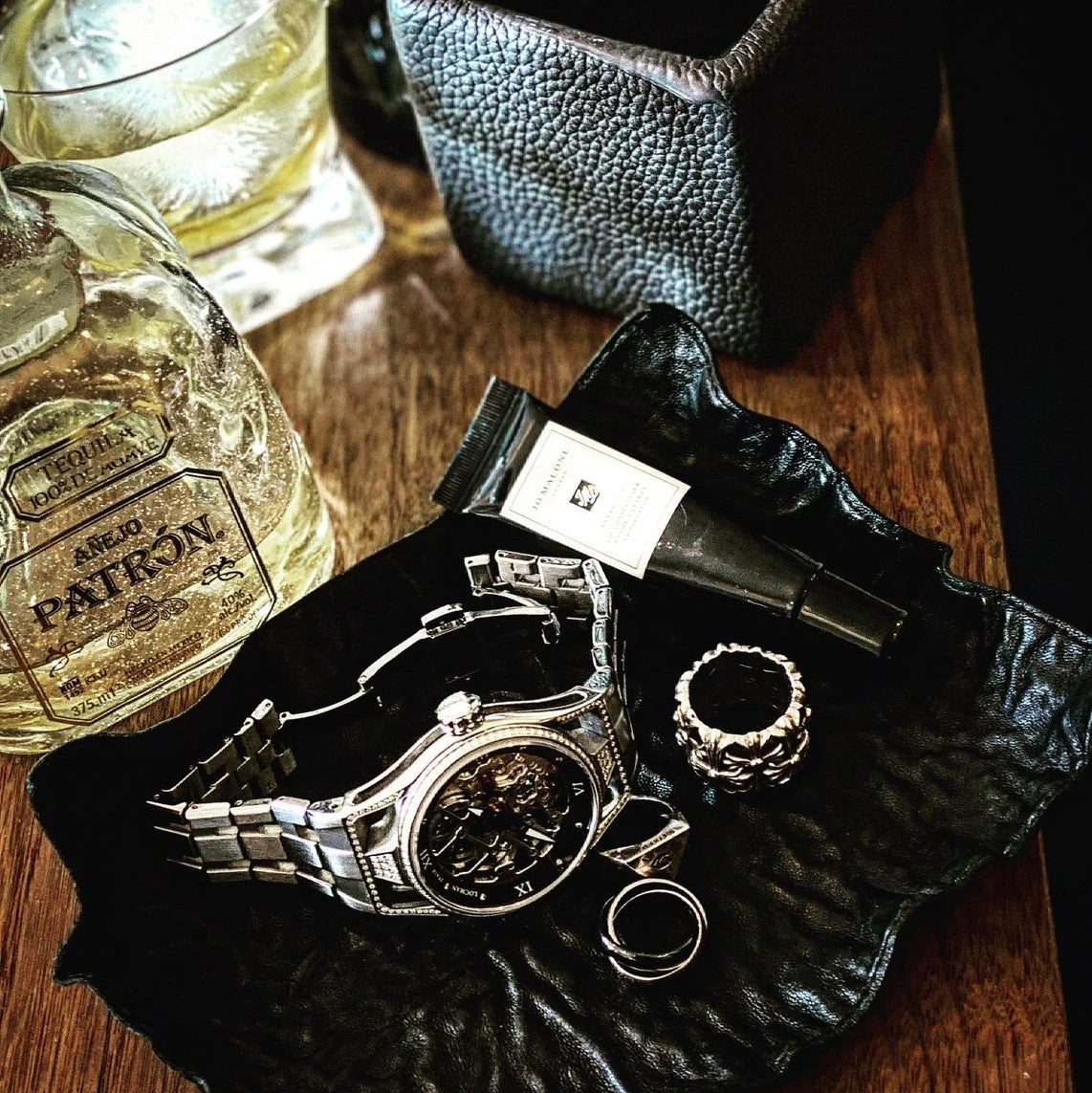 LEAD IN LEATHER TRAY / PLANE